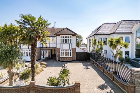 Harrow Drive, Hornchurch, RM11 3 bed semi