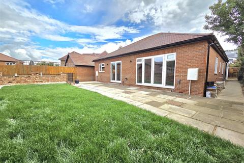 Bridge Field Court, Stroud Road... 3 bed detached bungalow for sale