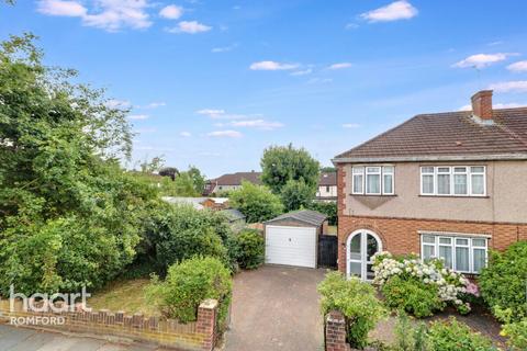 Moray Way, Romford 3 bed semi