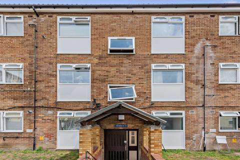 London Road, Mitcham Junction... 3 bed apartment for sale