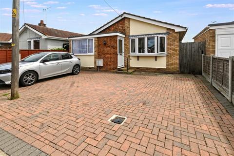 Hannett Road, Canvey Island SS8 2 bed detached bungalow for sale