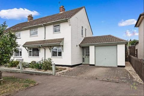 Churchill Road, Evesham WR11 3 bed semi