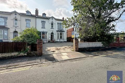 Southport, Merseyside PR9 7 bed semi