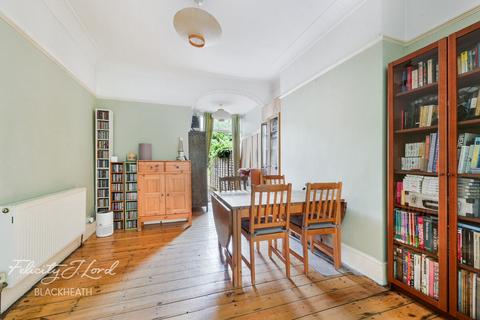 Wellington Gardens, London 4 bed terraced house for sale