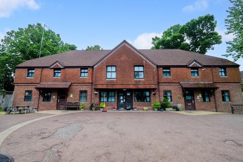 Bishops Lane, Robertsbridge, TN32 6 bed detached house for sale