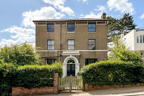 Honor Oak Park, London, SE23 3 bed flat for sale