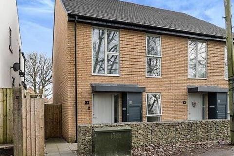 Winterbourne Drive, Westhoughton BL5 3DT 3 bed semi