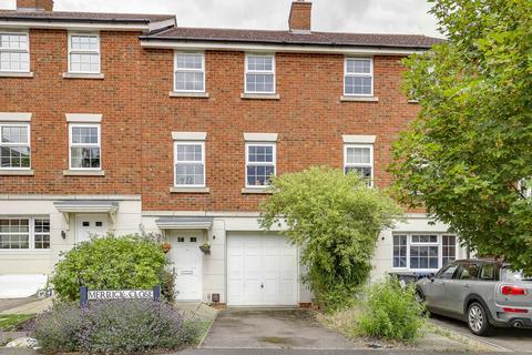Merrick Close, Stevenage SG1 3 bed terraced house for sale