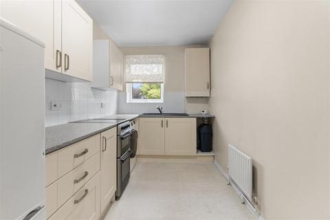 Grosvenor Court, Eastbourne BN21 1 bed flat for sale