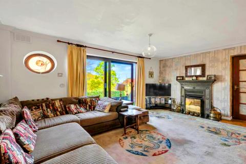 Red Lion Lane, London SE18 4 bed semi