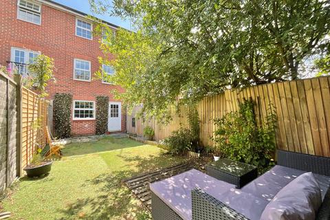 Chadwicke Close, Stapeley, CW5 3 bed terraced house for sale