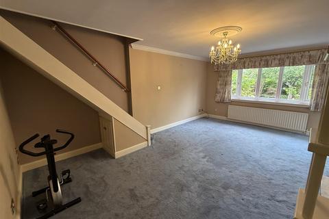 Cheviot Close, Bexleyheath, Kent 2 bed bungalow for sale