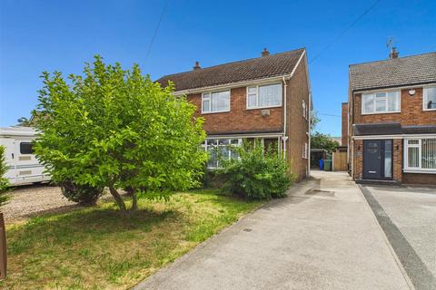 Barnetby Road, Hessle 3 bed semi