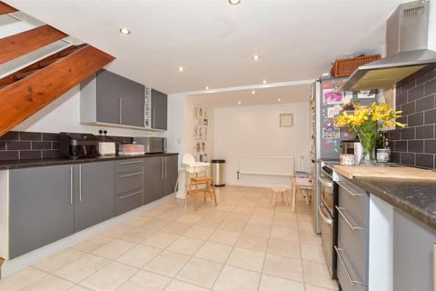 Manor Road, Dover CT17 2 bed terraced house for sale