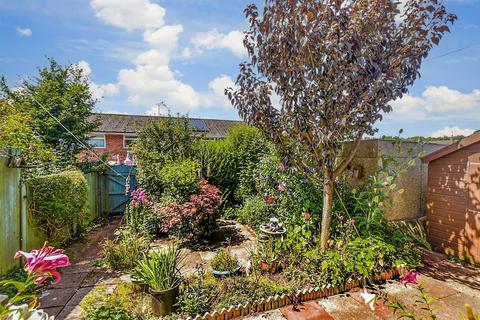 Greenfields, Sellindge TN25 3 bed end of terrace house for sale