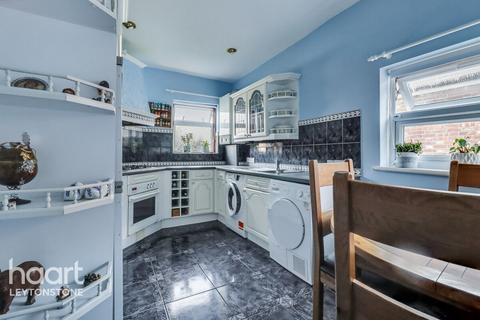 Whitney Road, Leyton 1 bed flat for sale