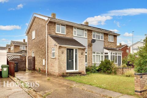 Mendip Road, Lowestoft 3 bed semi