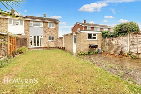 Mendip Road, Lowestoft 3 bed semi
