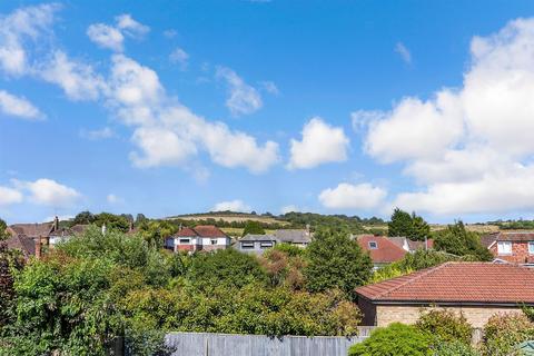 Findon Road, Worthing, West Sussex 2 bed maisonette for sale