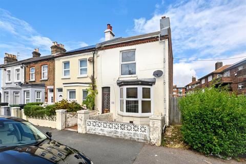 Tideswell Road, Eastbourne 2 bed end of terrace house for sale