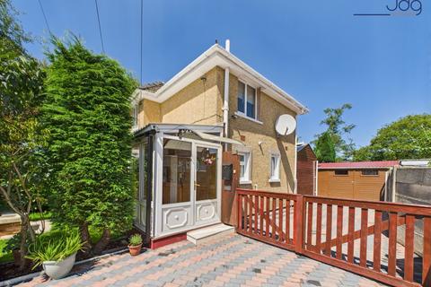 Barley Cop Lane, Vale |  An extended... 3 bed semi