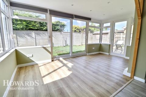 Beach Road, Scratby 3 bed detached bungalow for sale