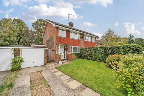 Phillips Crescent, Hampshire GU35 3 bed semi