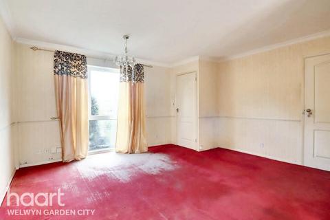 Nursery Gardens, Welwyn Garden City 3 bed terraced house for sale