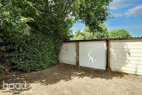 Nursery Gardens, Welwyn Garden City 3 bed terraced house for sale