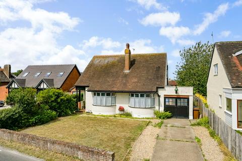 Sandyhurst Lane, Ashford, Kent, TN25 3 bed bungalow for sale