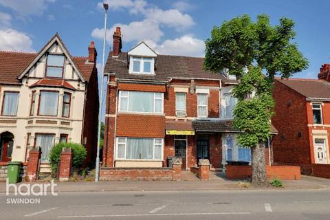 County Road, Swindon Guest house for sale
