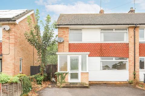 Hornbeam Road, Reigate RH2 3 bed semi