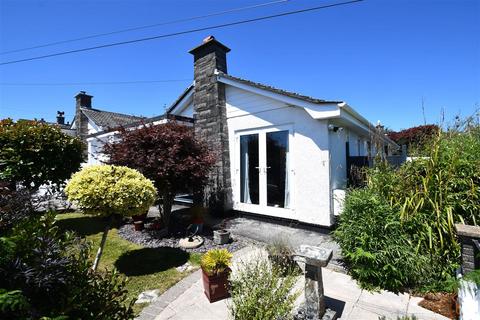 Penryn TR10 2 bed bungalow for sale