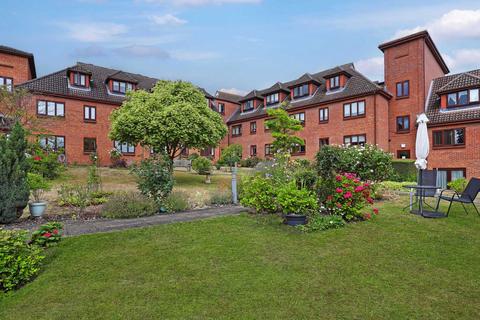 Albert Road, Buckhurst Hill, IG9 1 bed apartment for sale