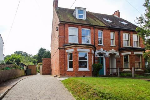 Lyminge 5 bed semi