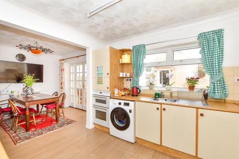 Woodstock Road, Havant PO9 3 bed semi