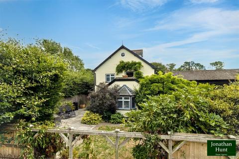 Buntingford SG9 3 bed cottage for sale