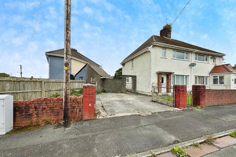 Heol Y Maes, Pontarddulais, Swansea... 3 bed semi