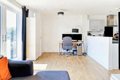 28 Crusade Way, Rochester 1 bed flat for sale