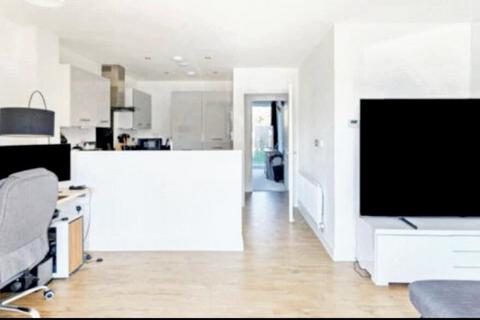 28 Crusade Way, Rochester 1 bed flat for sale