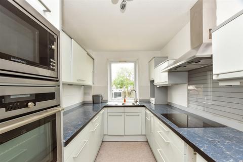 Pelham Way, Leatherhead, Surrey 1 bed apartment for sale