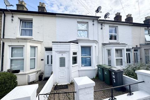 Arctic Road, Cowes 3 bed terraced house for sale