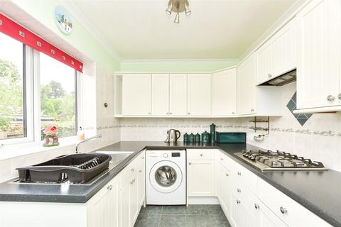 Medway, Crowborough, East Sussex 3 bed detached bungalow for sale