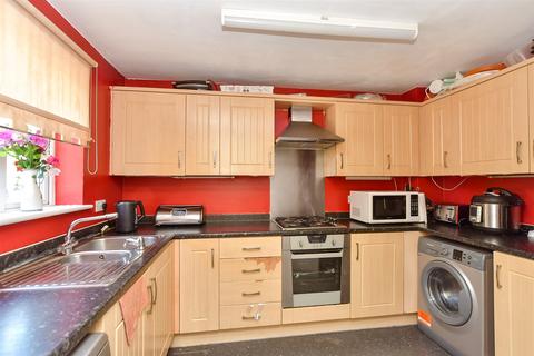 Lloyd Drive, Sittingbourne ME10 4 bed townhouse for sale