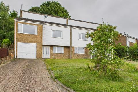 Mayflower Avenue, Hemel Hempstead, HP2 3 bed semi