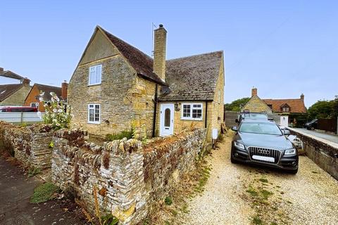 Gibbs Lane, Offenham 3 bed semi