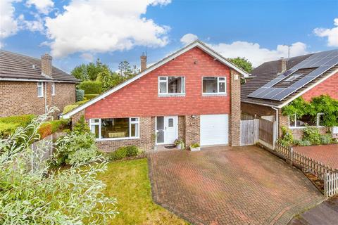 Park Farm Close, Shadoxhurst... 4 bed detached house for sale