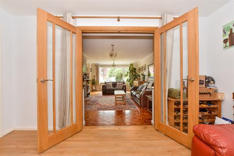 Park Farm Close, Shadoxhurst... 4 bed detached house for sale