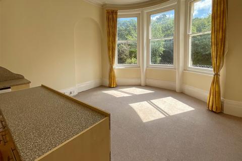 West Hill Road, Ryde, Isle of Wight 2 bed apartment for sale