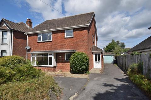 Ashley Road, New Milton, Hampshire.... 4 bed detached house for sale